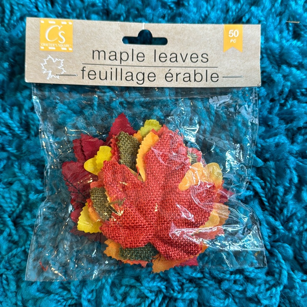 ⭐️10/$10⭐️maple Leaves, 50pc, new.